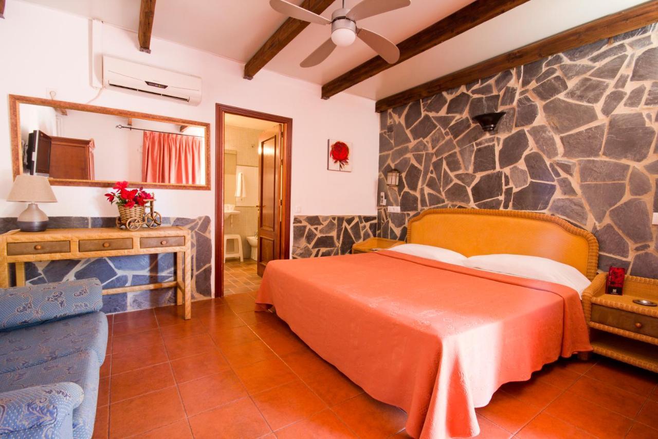 Hostal Nueva Andalucia Alcalá de Guadaira Dış mekan fotoğraf