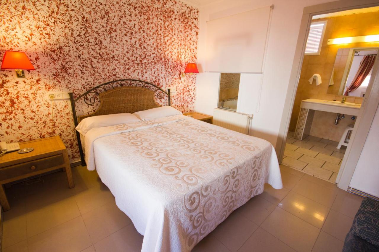 Hostal Nueva Andalucia Alcalá de Guadaira Dış mekan fotoğraf