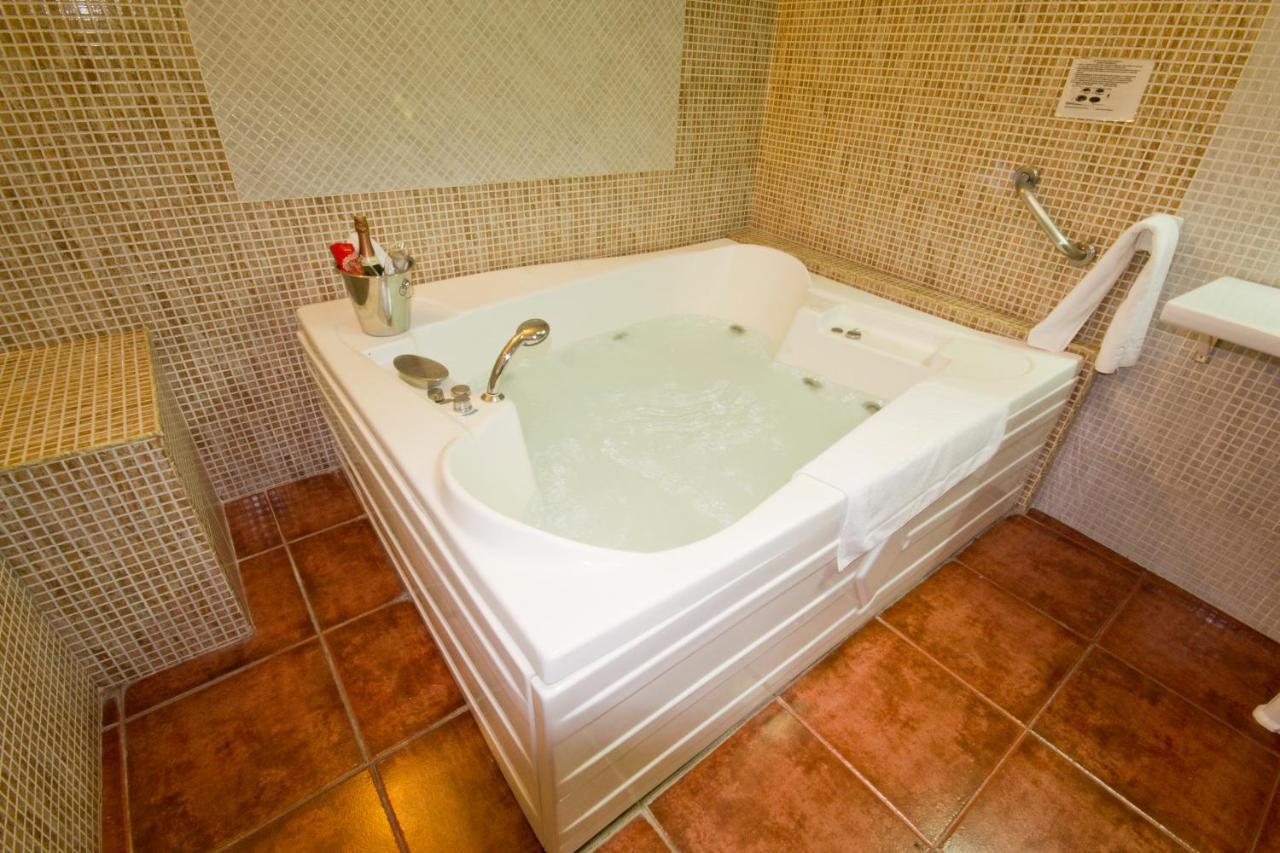 Hostal Nueva Andalucia Alcalá de Guadaira Dış mekan fotoğraf