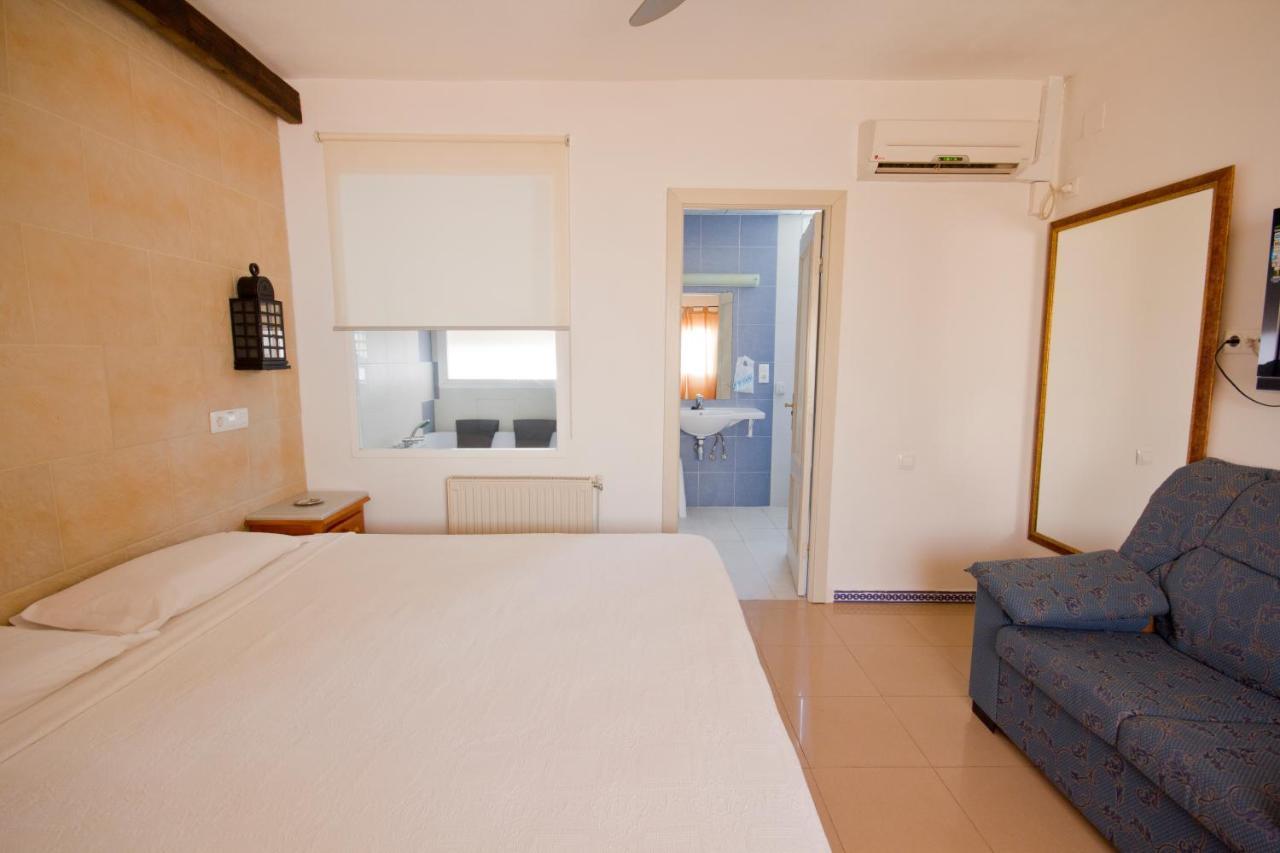 Hostal Nueva Andalucia Alcalá de Guadaira Dış mekan fotoğraf