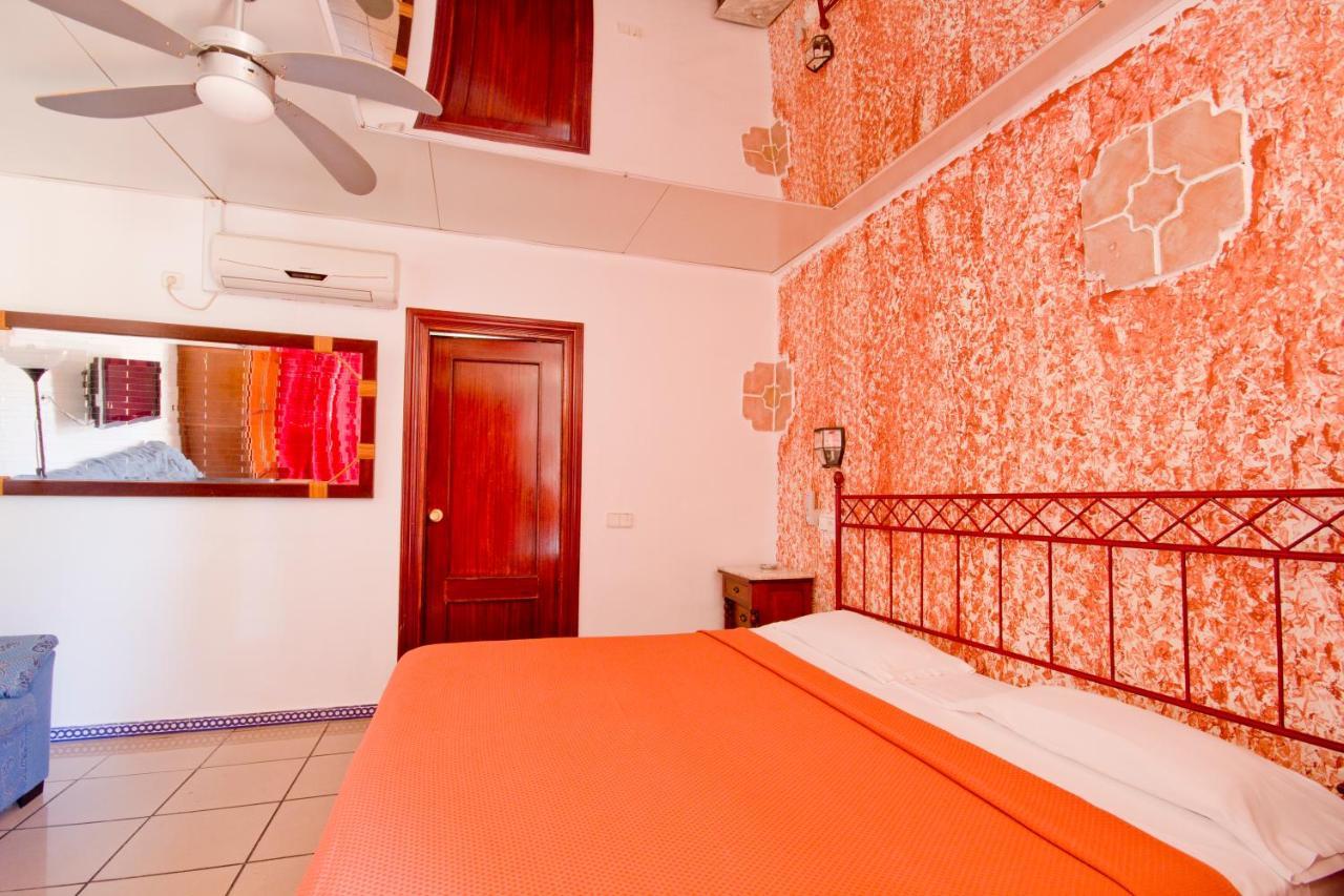 Hostal Nueva Andalucia Alcalá de Guadaira Dış mekan fotoğraf