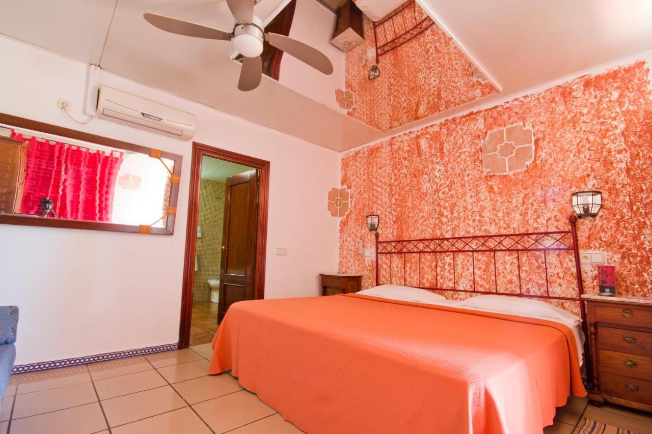 Hostal Nueva Andalucia Alcalá de Guadaira Dış mekan fotoğraf