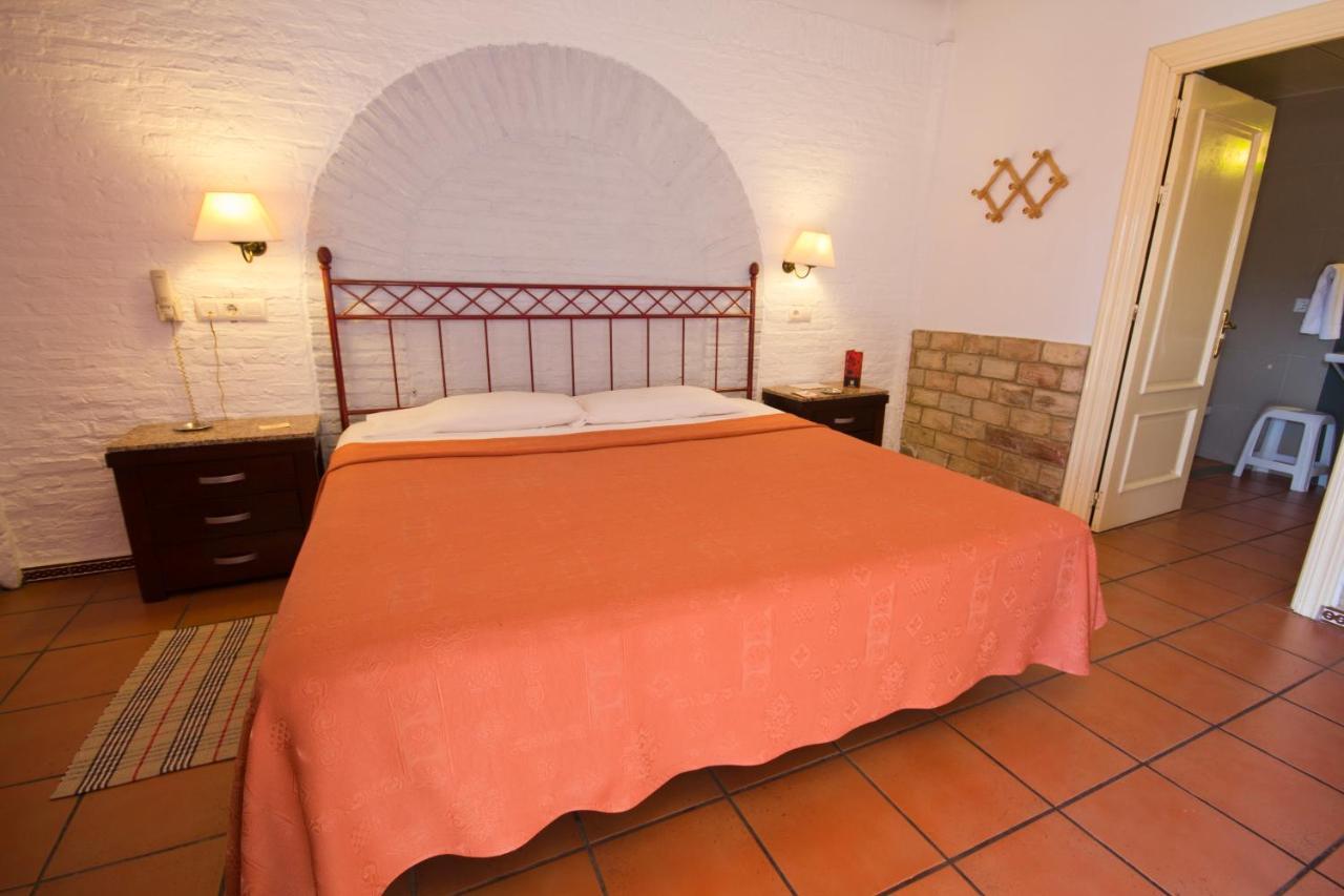 Hostal Nueva Andalucia Alcalá de Guadaira Dış mekan fotoğraf