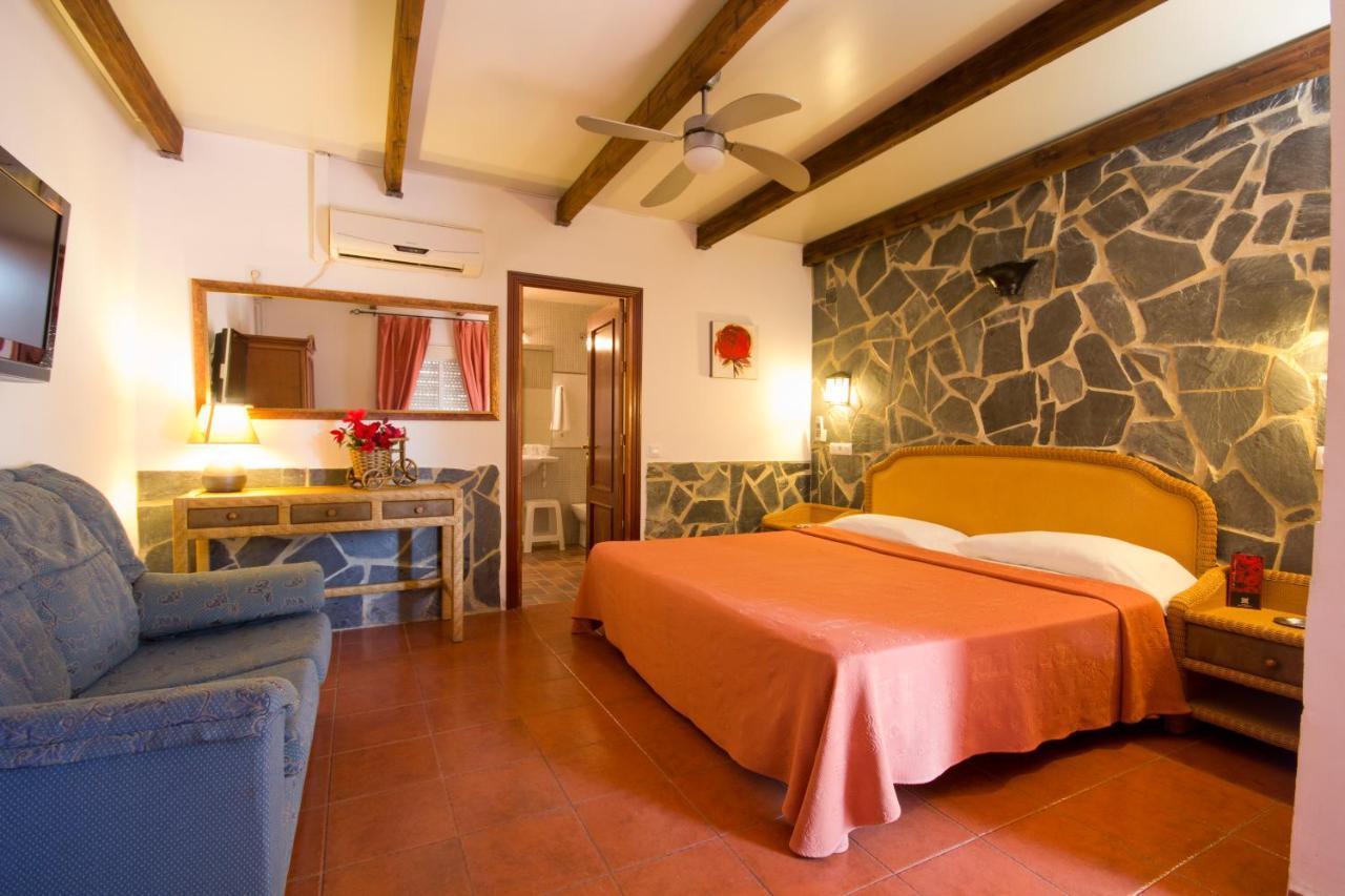 Hostal Nueva Andalucia Alcalá de Guadaira Dış mekan fotoğraf